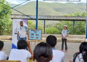 Ministerio de Cultura fomenta la tradición oral en El Jícaro con la charla “Memoria Viva”