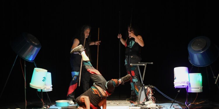 Festival de Junio: Badum Circo Musical transformó el teatro en una fiesta sensorial