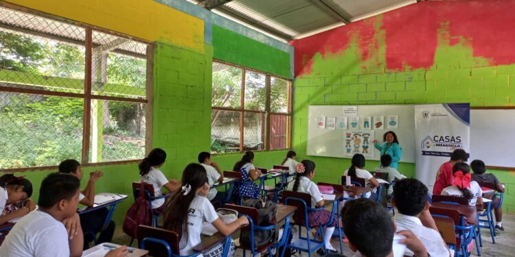 Ministerio de Cultura y Deportes promueve la revitalización del idioma Itza’ en San Benito, Petén