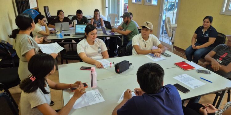 Servidores cívicos de Chiquimula fortalecen sus capacidades técnicas