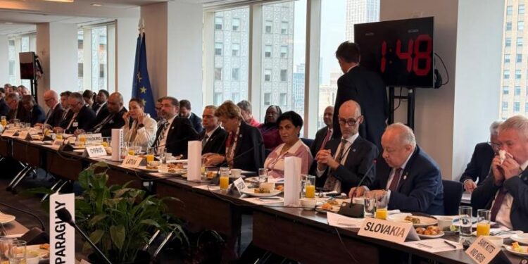 Ministro de Relaciones Exteriores de Guatemala participa en la Reunión Ministerial CELAC-UE