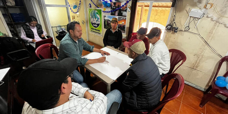 Capacitación acerca de gusano barrenador fortalece la sanidad pecuaria en Tejutla