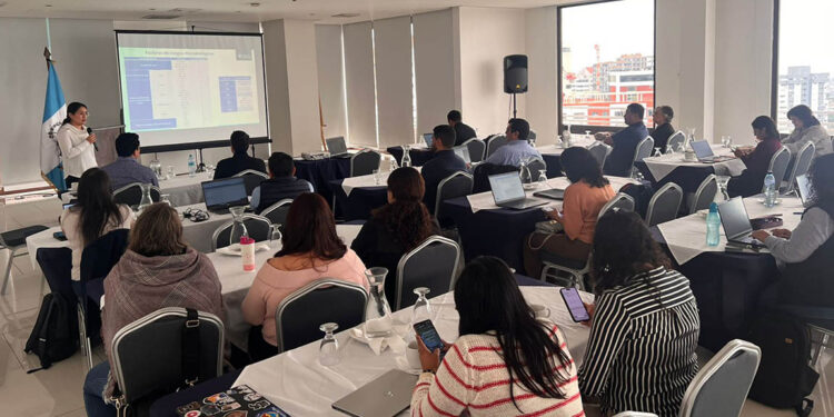 Capacitan a industria alimentaria en vigilancia de alimentos con enfoque de riesgo