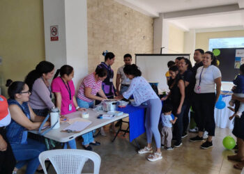 Capacitan a madres de Santa Rosa en temas de alimentos nutricionales