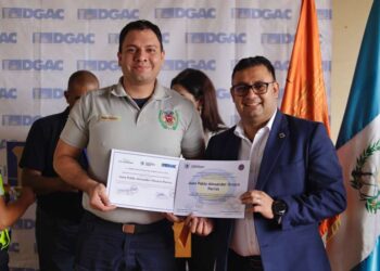 Capacitación clave que salva vidas: bomberos y personal aeroportuario se certifican en SCI