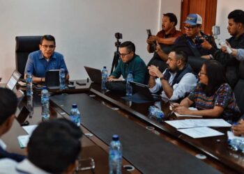 CIV coordina acciones con autoridades locales para fortalecer la red vial en Chimaltenango