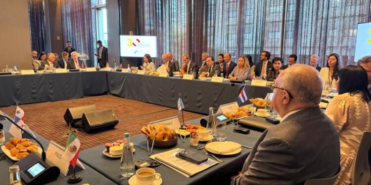 Ministro Martínez Alvarado participa en reunión de cancilleres de Iberoamérica