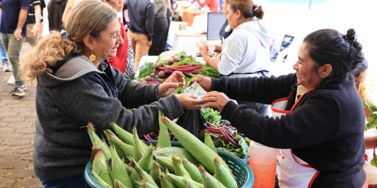 El sabor del campo llega a Villa Nueva con la Feria del Agricultor