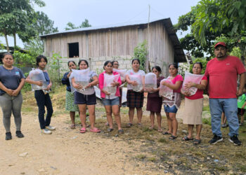 Entregan alevines de tilapia a comunidades de Dolores, Petén