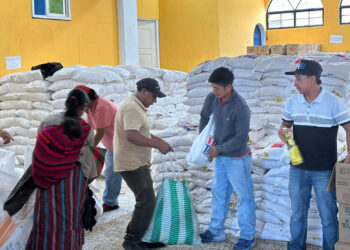 Entregan raciones alimentarias en Quiché, Petén y Chimaltenango