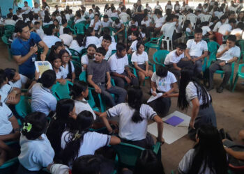 Estudiantes aprenden “Los colores de la salud” para mejorar su alimentación