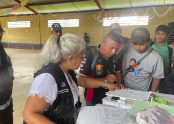 Familias rurales reciben alimentos por su esfuerzo comunitario