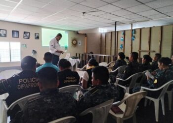 Fortalecen capacidades de la PNC en control sanitario de mercancías avícolas