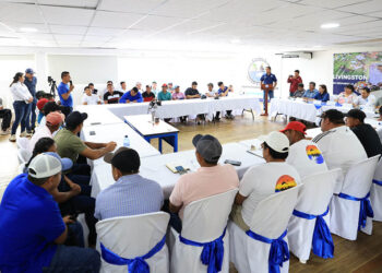 Fortalecen diálogo con pescadores de Izabal