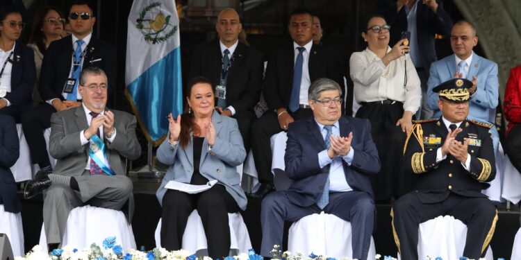 Guatemala festeja 204 años de Independencia con Desfile Cívico Escolar