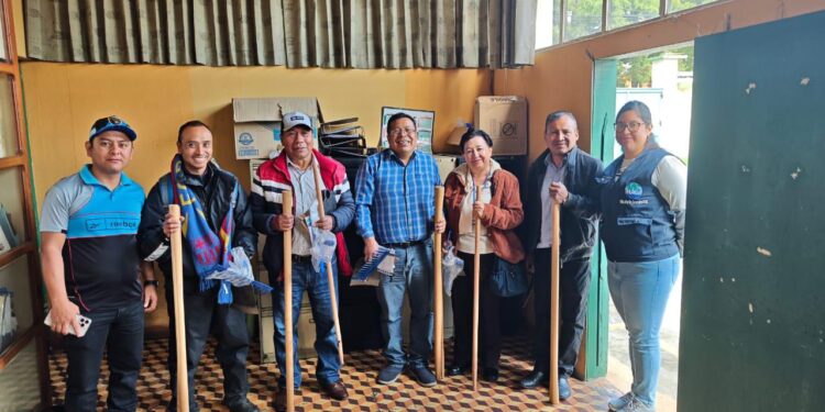 Más centros educativos cuentan con insumos para huertos escolares