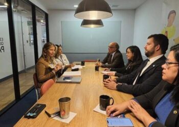 Embajada de Guatemala promueve conectividad aérea con Colombia