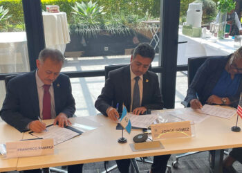 Reportan niveles más bajos de mosca del Mediterráneo en una década