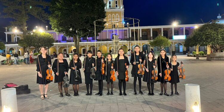 La Escuela Nacional de Marimba de Santa Ana Huista celebra 26 años de historia y tradición