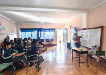 Jóvenes de Santo Domingo Xenacoj exploran el valor ancestral del maíz en la cosmovisión maya