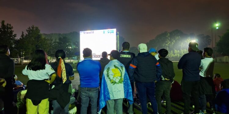 Campos del Roosevelt se viste de Azul y Blanco en el debut de Guatemala en la Eliminatoria Mundialista