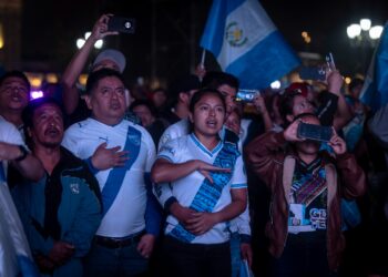 La Plaza de la Constitución se tiñe de Azul y Blanco por el sueño mundialista