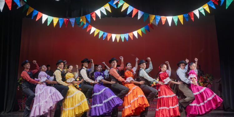 Festival Patrio: Ballet Moderno y Folklórico evoca la Guatemala de antaño en una noche memorable