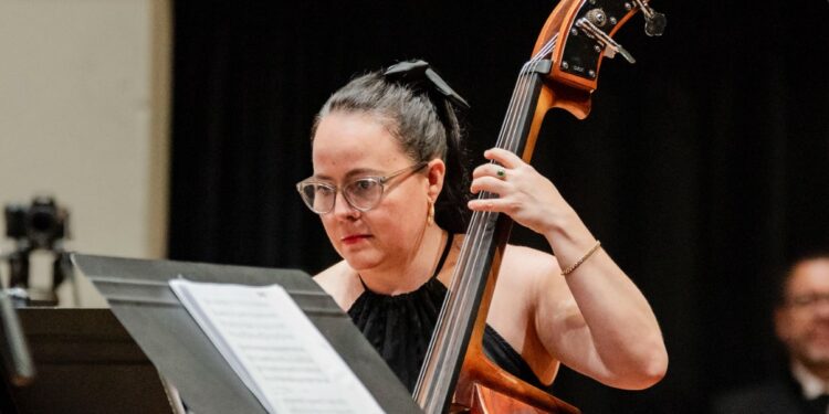 El legado de una contrabajista: Laura Pellecer se retira tras 20 años en la Orquesta Sinfónica Nacional