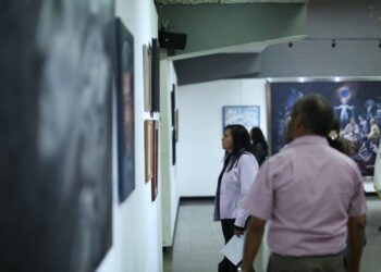 Estudiantes vuelven a llenar de creatividad la galería de la ENAP