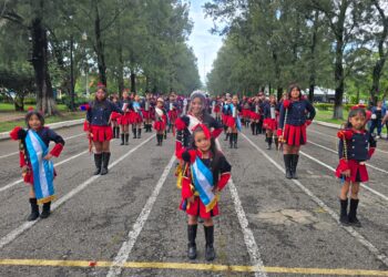 Bandas escolares llenan de música y civismo el Campo Marte en Guatemala