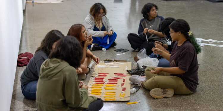 Alumnos de la ENAP conmemoran la independencia con un festival de arte y creatividad
