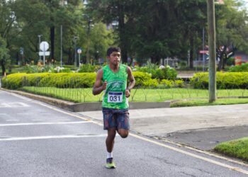 Daniel Aguilar, el más rápido de la Carrera Independencia 2025