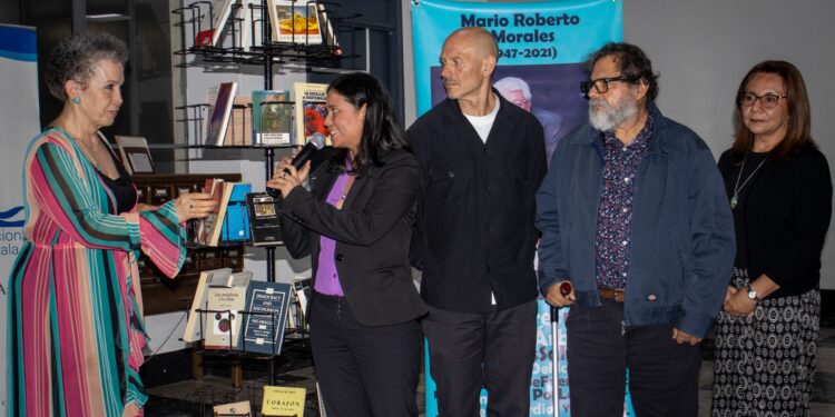 La Biblioteca Nacional recibe el valioso legado de Mario Roberto Morales