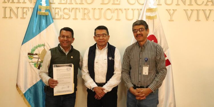 CIV brinda acompañamiento técnico a Municipalidad de Tactic para mejorar red vial local