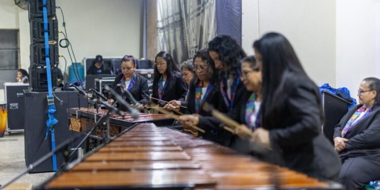 La Marimba Femenina de Concierto ofrece temporada departamental en Chiquimula