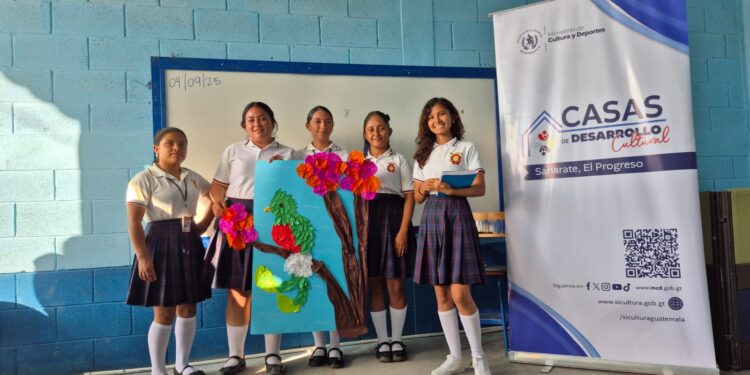 Estudiantes de Sanarate, El Progreso, fortalecen su identidad con taller sobre símbolos patrios