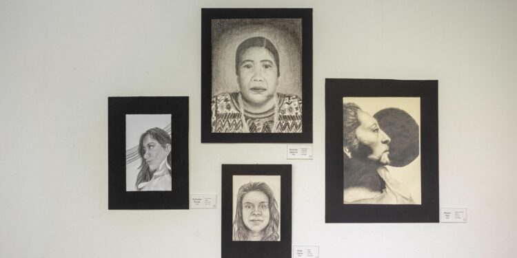 Talento, arte y voz: Estudiantes de la ENAP exploran la independencia en su nueva exposición