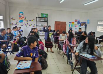 Santiago Sacatepéquez: Taller del MCD rescata el valor del respeto con saludos en idiomas indígenas