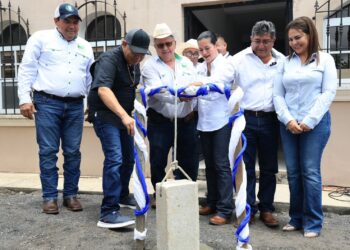 Colocan primera piedra de Laboratorio de Sanidad Animal en Izabal