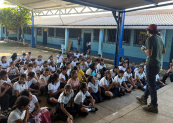 Brindan asistencia técnica para implementación y seguimiento de huertos escolares