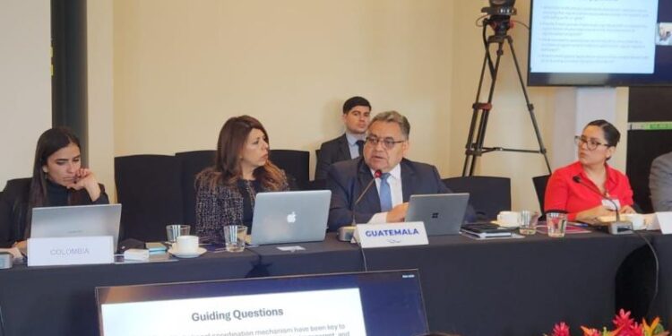 Más de 20 países, incluyendo Guatemala, abordan en Costa Rica la migración a nivel regional