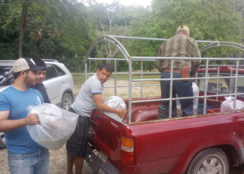 Entregan de alevines para fortalecer la producción acuícola en Sayaxché