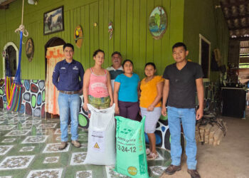 Entregan semilla de frijol a productores de Las Cruces