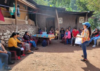 Familias aprenden la importancia del agua y su buen manejo
