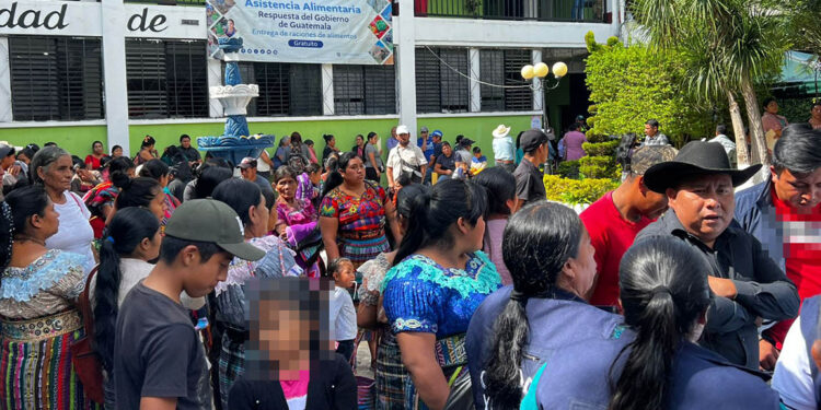 Familias en situación de inseguridad alimentaria reciben raciones gratuitas