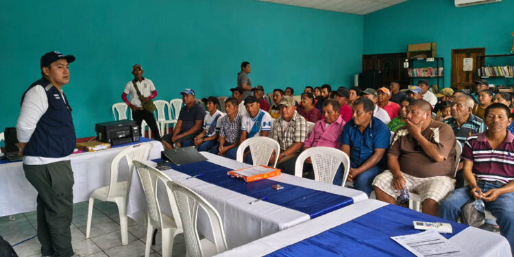 Impulsan carnetización de pescadores artesanales de Izabal