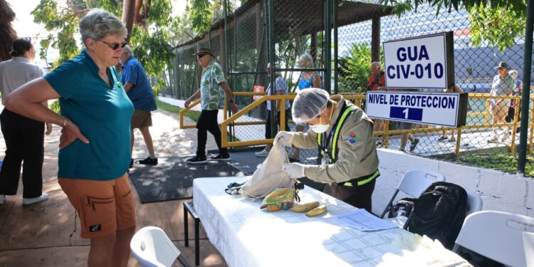 Inspección fitosanitaria y zoosanitaria en cruceros protege patrimonio agropecuario