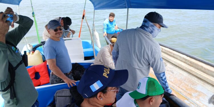 Operativo interinstitucional para el control pesquero en la Bahía de Santo Tomás