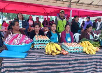Primera Feria del Agricultor se realiza con éxito en San Juan Chamelco