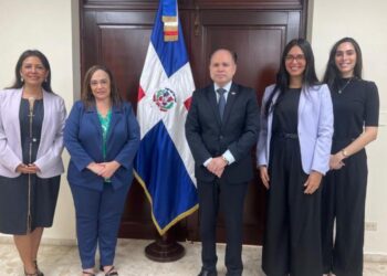 Guatemala y República Dominicana coinciden en fortalecer los vínculos económicos y de cooperación